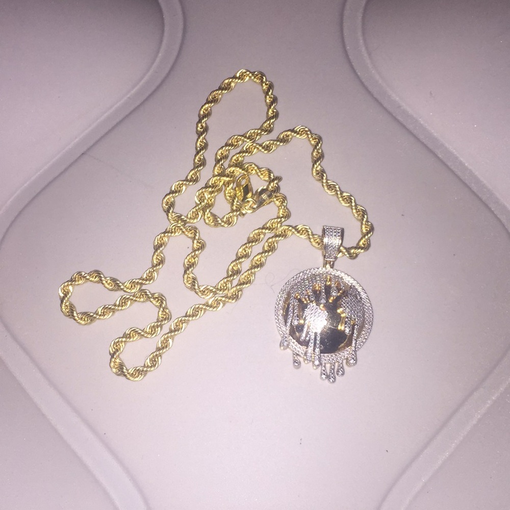 Rope chain and two pendants